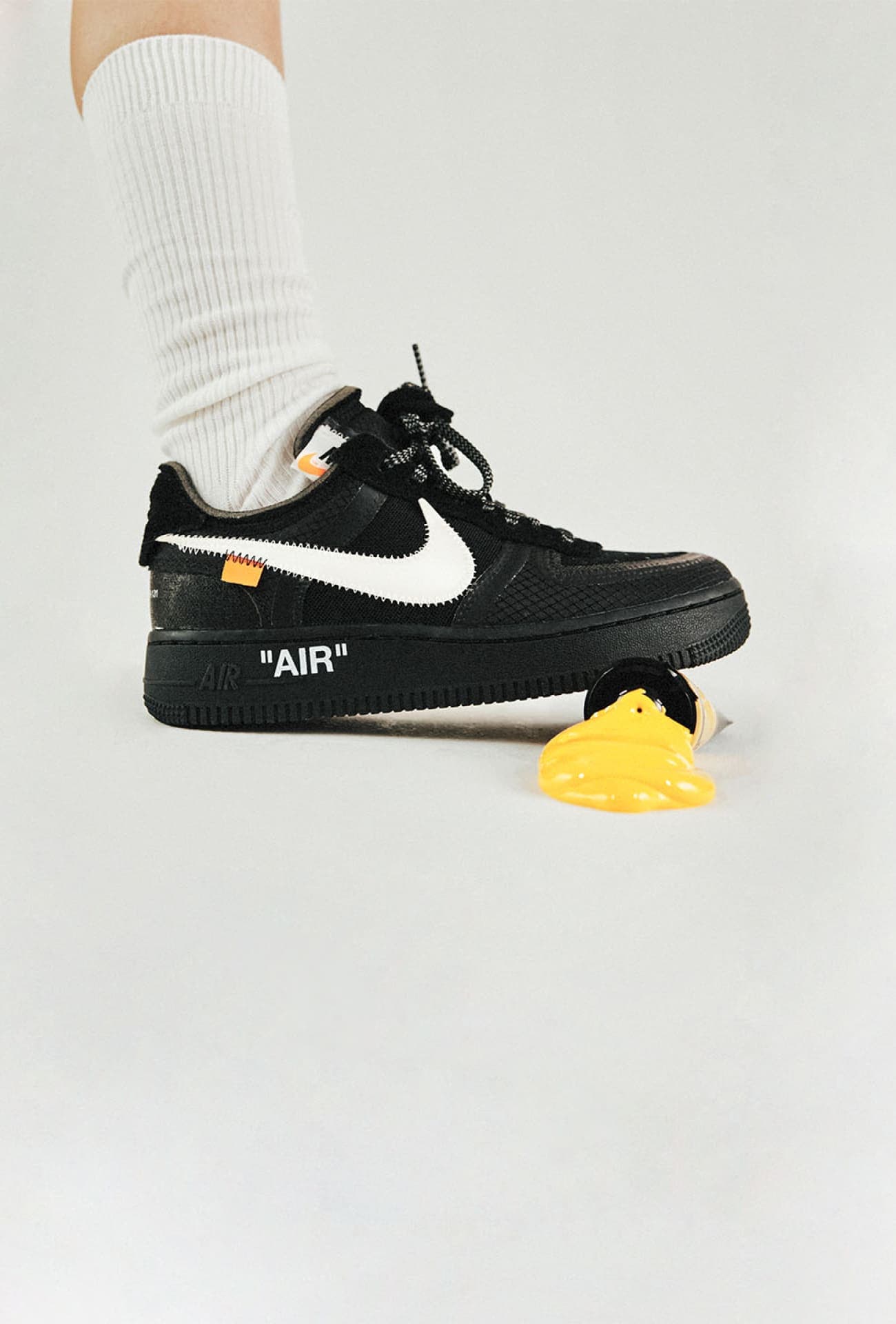 The first sneaker rental app.

Online on App Store.